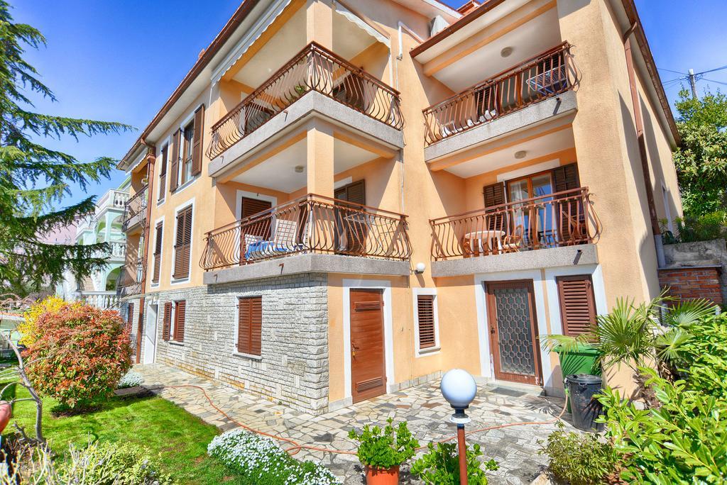 Apartments Creska 629 Rabac Exterior foto